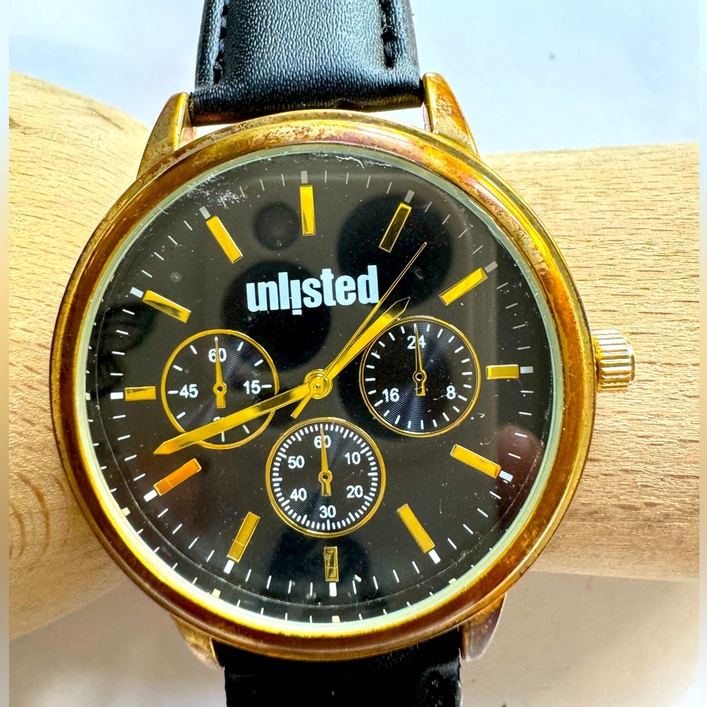 UNLISTED UNISEX WATCH